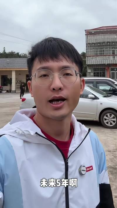 未来5年农村5个致富行业，新农村建设有哪些商机？都来看看吧
当前农村的经济状况以及未来的发展趋势。随着科技的进步和政策的支持，农村地区正逐渐成为新的经济增长点
未来五年农村的五个致富行业包括：
特色农