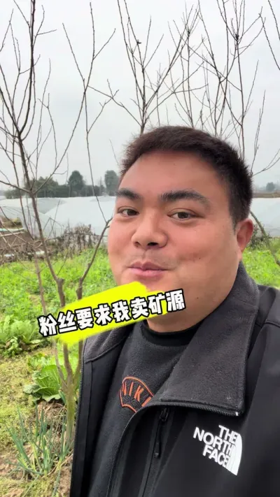 老是有人问，是不是什么情况用矿源都有用，这肯定不是，毕竟虾还是要吃点饲料，除此之外我好像还要用点茶籽饼#小龙虾养殖 #矿源黄腐酸钾 #青苔