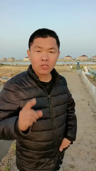 水位低的注意了， 其他又要占领高地了#水产养殖 #河蟹养殖#养蟹发哥