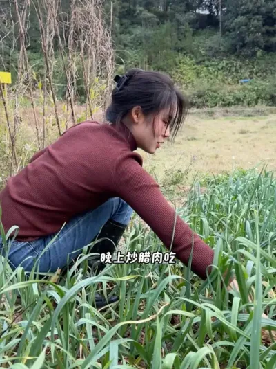 最近降温了，大家多添衣。 #记录真实生活 #我的乡村生活 #小菜园 #回村后的我 #乡村生活记录