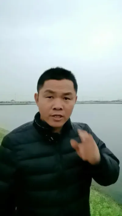 蟹塘有虫子怎么办？ #水产养殖 #河蟹养殖 #养蟹