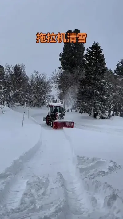 第688集｜市政用清雪，小拖拉机也可以 #除雪神器 #扫雪机 #拖拉机