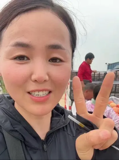 终于卖完桃了家人们，🥵#抖音新农人 #自家果园