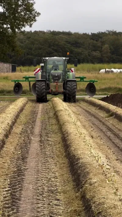 高效培土和起垄 #垄沟松土机 #松土机 #起垄机 #现代农业机械 #农机视频 @抖音小助手