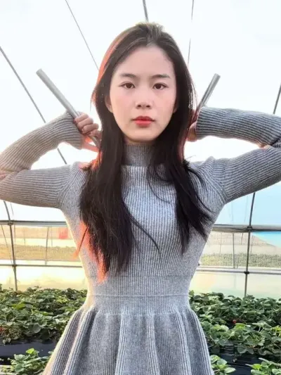 什么？变装，我手拿把掐#新农人计划 #我的乡村生活 #不同角度看世界 #三农 #草莓