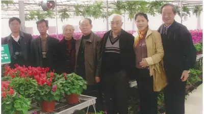 我与葡萄领域几位开山鼻祖的同框合影。请观看！