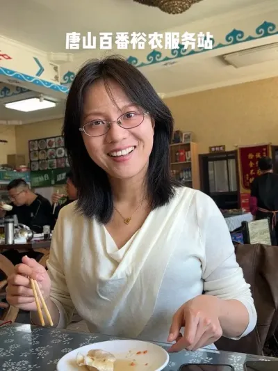 4月22日，晴。微黑。今天回到唐山啦！跟我们薛哥跟进8米、6米、4米大棚出苗后的管理，分析出苗不齐的原因，以及拍拍我们的套餐吹吹小牛。😃#新农人计划2025 #好好吃饭好好生活 #乡村英才计划