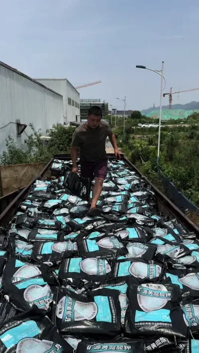 矿源黄腐酸钾到货了 果树灌水生根促根好搭档#三农 #源头实力厂家 #矿源黄腐酸钾 #好物推荐🔥 #柑橘种植