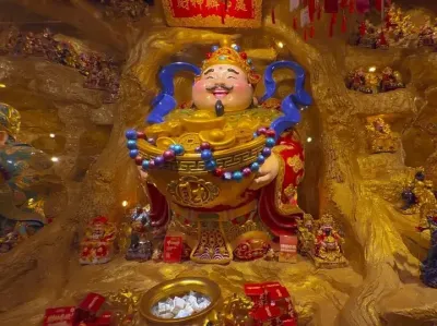 愿财神知我意 大风吹来人民币#财神