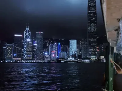 今年好好干 争取买件polo衫 也感受一下碎花裙的温柔 #维多利亚港