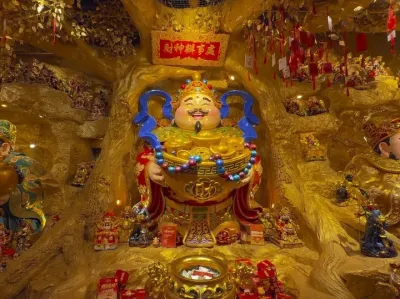 愿财神知我意 大风吹来人民币 #财神 #见者好运