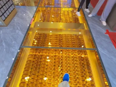 走过广州这条黄金路 希望你下次哭 是因为家财万贯不知道怎么花#黄金大道