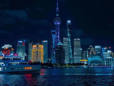 十八岁的时候我才真正看见别人口中的魔都#外滩夜景 #上海