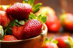 草莓花期需要施肥吗？