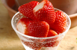 嘧菌酯防治草莓白粉病用量应该是多少？