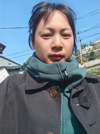浙江电视台采访说拍不到我迷茫的眼神，你们看看我哪个眼神够迷茫#勤劳致富靠双手 #村里的姑娘 #乡间新农人 #创业路上的艰辛 @抖音小助手