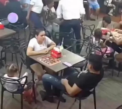 ϮڰǵһҲϴˣСŮֳɲֻбһµġ˵ĵĲ徲“MisterFlakos”ϱһеٱ徲ͷ¼#