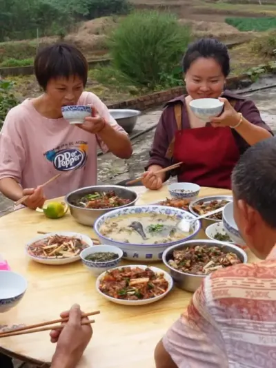 һѽڣۣȼ𣬷Ʈ㣬 һΧ÷Ҹ# #ʳ #